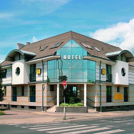 Hotel Kalvaria Gyor Exterior photo