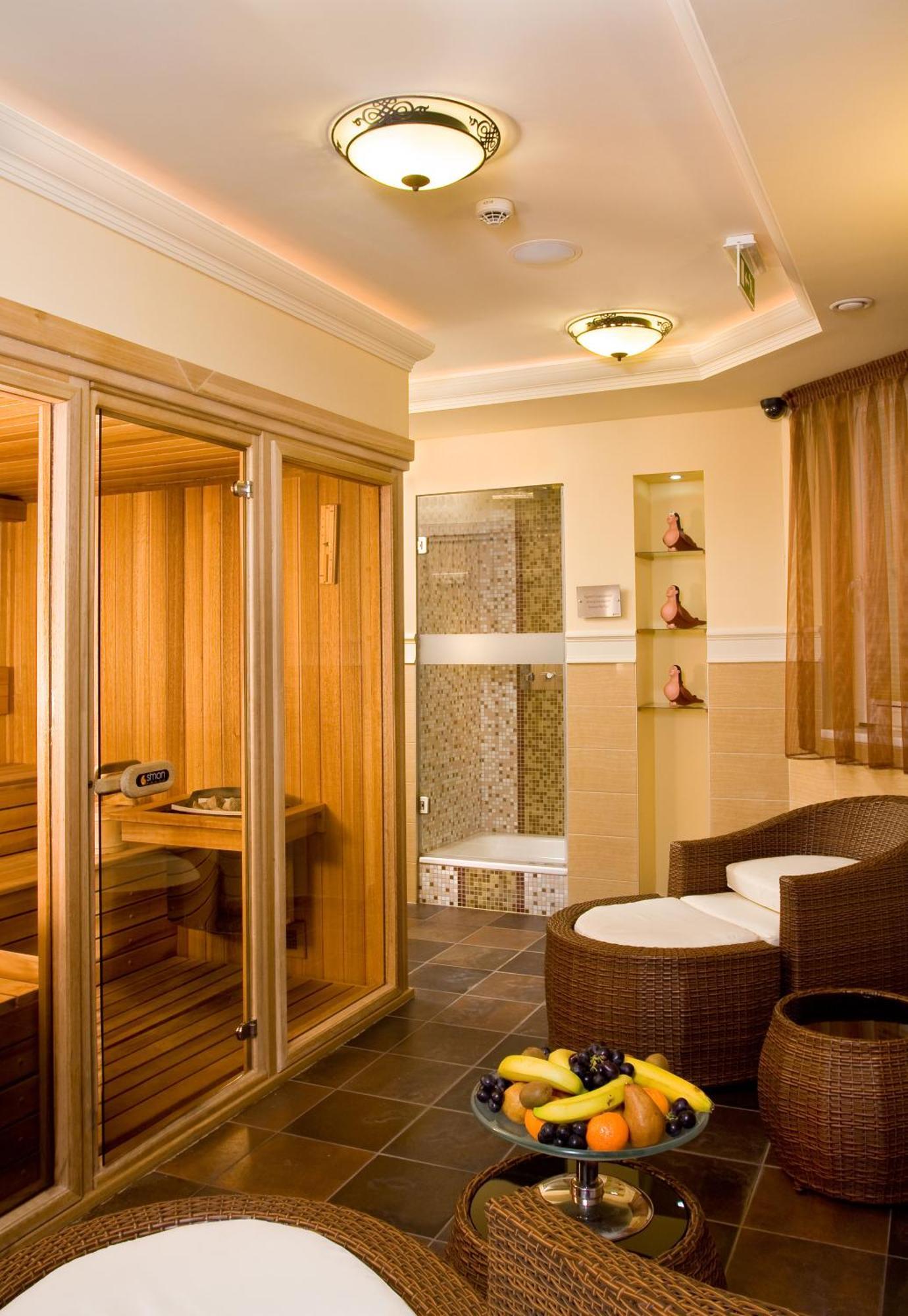 Hotel Kalvaria Gyor Exterior photo